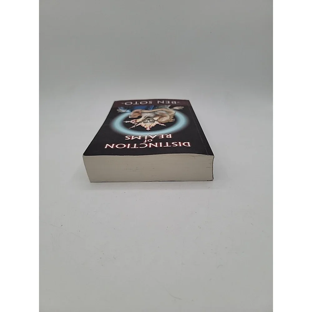 Distinction of‎ Realms the Messengers by Ben Soto (2018, Uk- a Format Paperback)